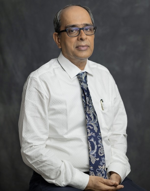 Dr Giridhar A